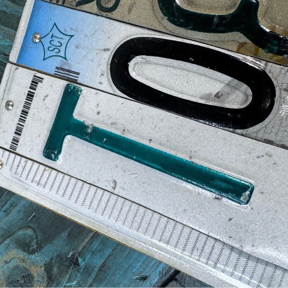 Handmade "Toes in The Sand" Recycled License Plate Wall Art Decor - Picture 10 of 12